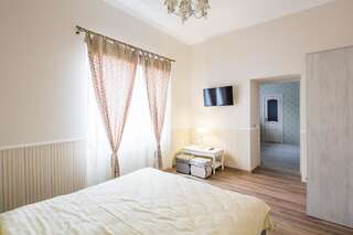Апартаменты Lovely apartment in the city center Львов Апартаменты Делюкс-21